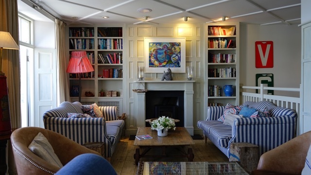 home staging tips architectural style
