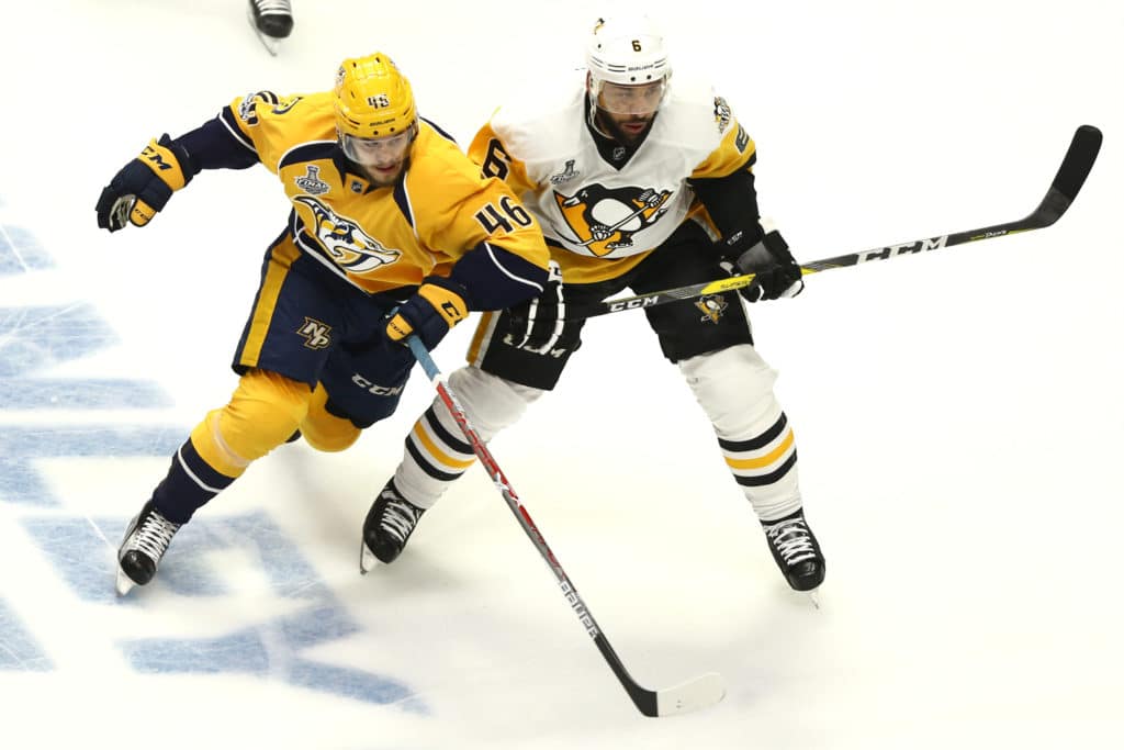 Oilers send Mark Letestu to Predators for Pontus Aberg