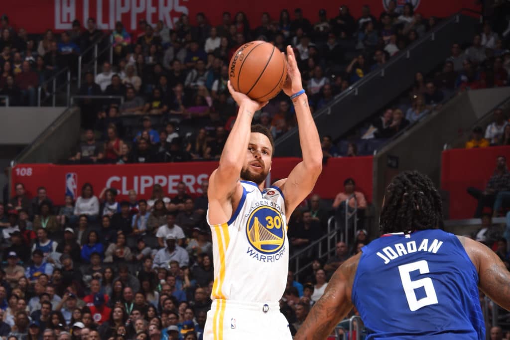 Curry-less Warriors blast Bucks Curry-less Warriors blast Bucks