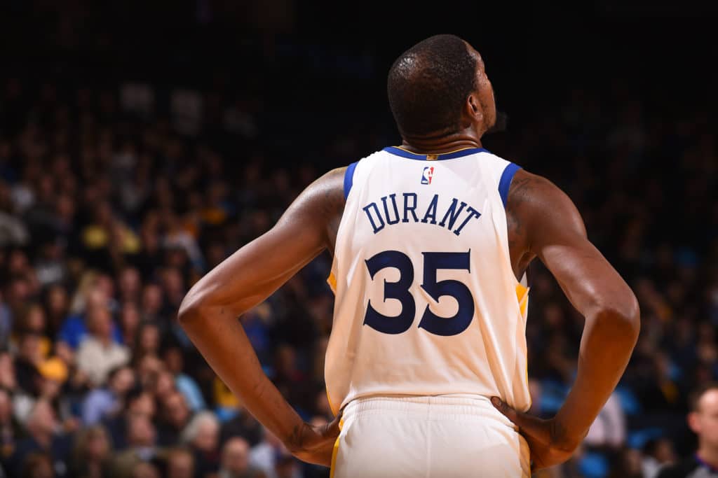 Bucks fan ejected after yelling obscenities at Klay Thompson
