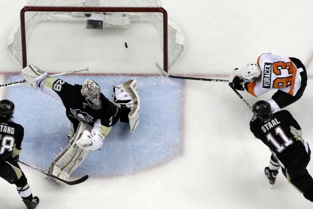 Pittsburgh Penguins dominate Philadelphia Flyers in Game 1
