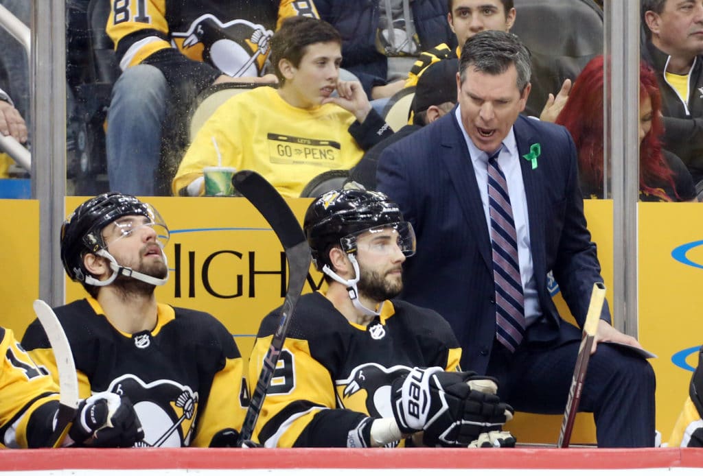 Couturier scores late, Flyers cut Pens' series lead to 3-2 Couturier scores late, Flyers cut Pens' series lead to 3-2