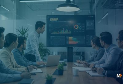 Directivos revisan dashboard ERP consolidado para gobierno de datos maestros multi-sucursal.