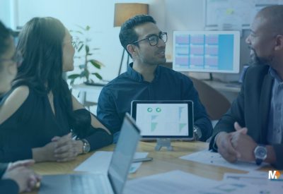 Equipo directivo define modelo operativo multi-sucursal entre central, híbrido o por tienda.