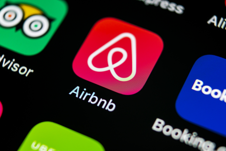 airbnb-iphone-travel nurse housing