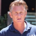 Sean Penn Shops At The Mall