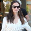 Jen Garner Steps Out In Brentwood