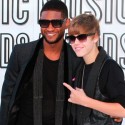 Justin Bieber Poses With Usher At The VMAs