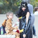 Gwen Stefani And Kingston Dress Up