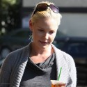 Katherine Heigl Makes A Liquor Store Run