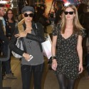 Paris And Nicky Hit The Apple Store