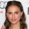 Natalie Portman Looks Pretty In Pink At Black Swan Premiere