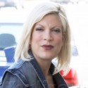 Tori Spelling Shops With Her Friends