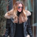 Elle Macpherson Bundles Up In Aspen
