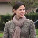 Jen Garner Has Breakfast With A Gal Pal