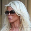 Victoria Silvstedt Shops In St. Barth