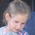Jen Garner Buys Violet New Glasses