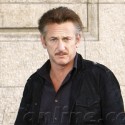 Sean Penn Grabs A Bite With Friends