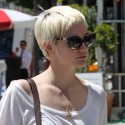 Ashlee Simpson Steps Out Without Pete Wentz