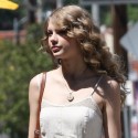 Taylor Swift Lunches Alone In LA