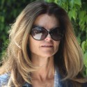 Maria Shriver Carries A Stack Of Papers In Beverly Hills