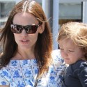 Jennifer Garner Picks Up Daughter Violet From School