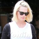January Jones Keeps Her Preg Body Fit With Yoga