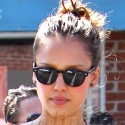 Jessica Alba Shops In Beverly Hills