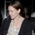 Jen Garner Has A Good Time At Tavern