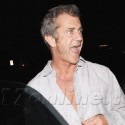 Mel Gibson Has Sushi Monday