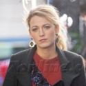 Blake Lively Looks Sad On The Gossip Girl Set