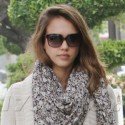 Jessica Alba Grabs Lunch With A Pal In Brentwood