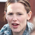Jennifer Garner Goes Without Makeup In Brentwood