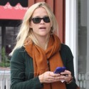 Reese Witherspoon Shops At The Brentwood Country Mart