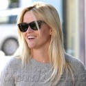 Reese Witherspoon Shops In Brentwood Without Purse 