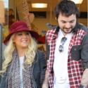 Christina Aguilera Loves Getting Her Shop On!