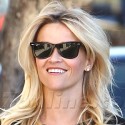 Reese Witherspoon Shops In West Hollywood