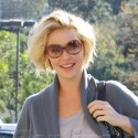 Katherine Heigl Protects Her Pedicure With Fleecy Footwear