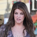 Kirstie Alley Shops For Christmas Wrapping Paper