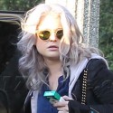 Kelly Osbourne Can't Leave Home Without Her Cigarettes