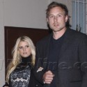 Jessica Simpson And Eric Johnson Grab Dinner With Ashlee