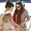 Jennifer Garner Takes Her Girls To The Library