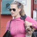 Pregnant Molly Sims picks Up Her Dog From The Vet