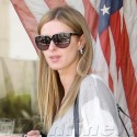 Nicky Hilton Shops For Greeting Cards