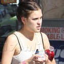 Tallulah Willis Can't Stop Smoking