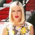 Tori Spelling Shows Off Her Baby Bump For Extra