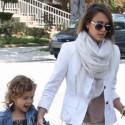 Jessica Alba Takes Her Oldest Daughter To School