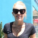 Miley Cyrus Is A Blonde Bombshell!