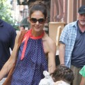 Katie Holmes Smiles As She Takes Suri To A Children's Museum