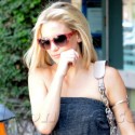 Kate Hudson Wears A Strapless Dress To Sushi